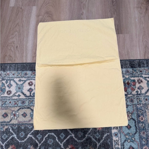 LV Fold over dust bag 18x12 - Picture 2 of 2